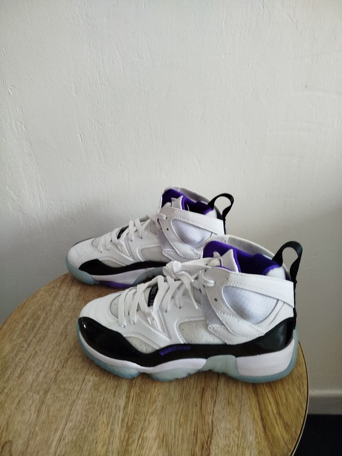 Baskets Nike T 38,5 - photo numéro 3