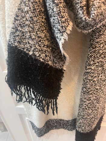 Écharpe noire et blanche 190x70cm 