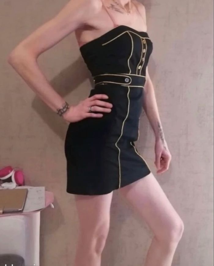 Robe bustier TRÈS BON ÉTAT pour femme taille 36 couleur noir et doré