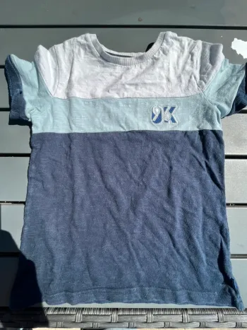 T-shirt manche courte taille 6 ans