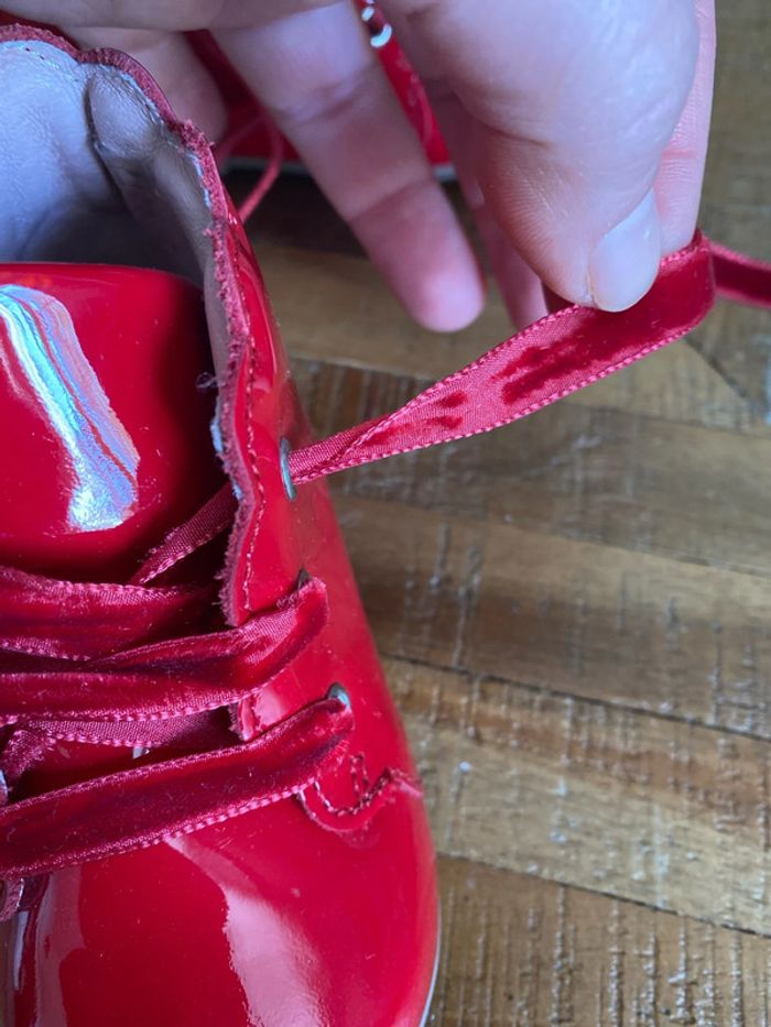 Chaussures rouges vernis - photo numéro 3
