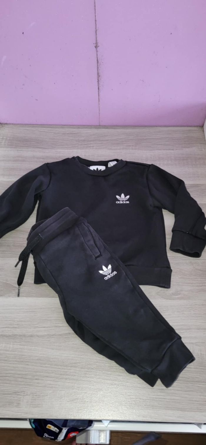 Ensemble adidas 12 mois
