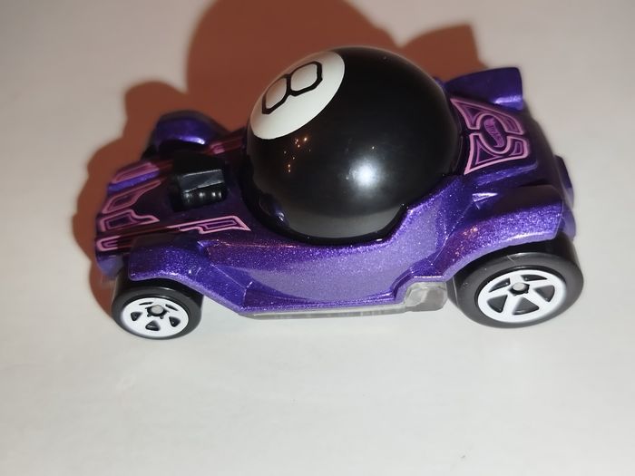 Hot Wheels Magic 8 Ball Decidedly Go 2025 - photo numéro 10