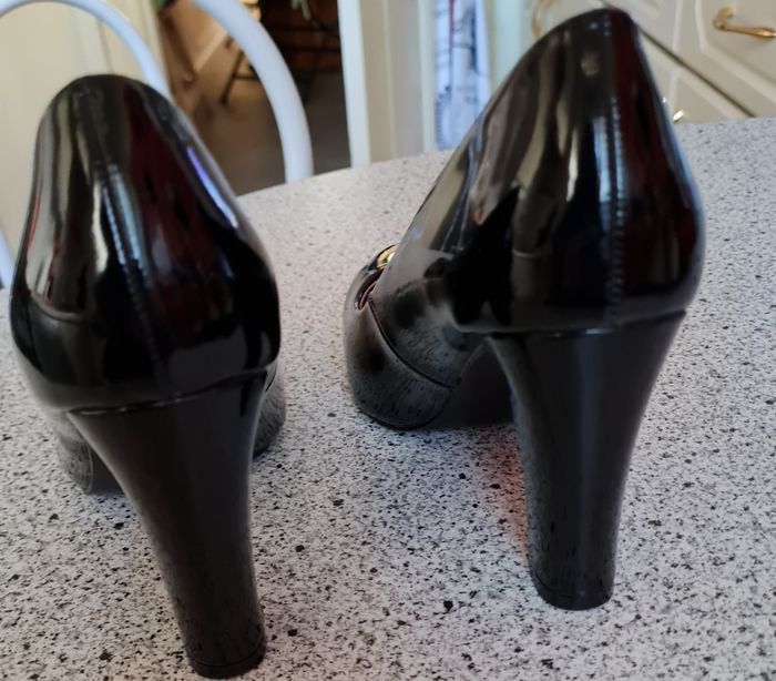 Escarpins vernis noir P 36 - photo numéro 4