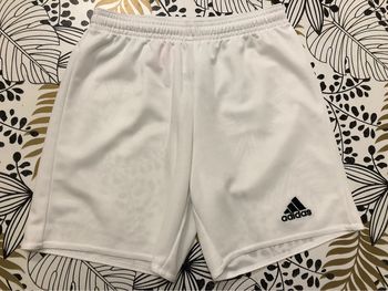 Short Adidas 9/10 ans