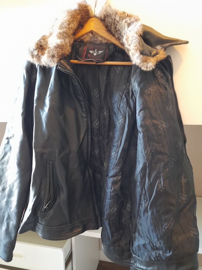 Veste en cuir noire , TXL. marque REPORTAGE R.G.A.