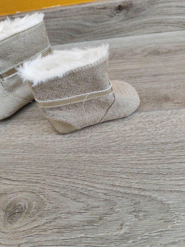 Bottes fourrées bébé 0/6 mois - photo numéro 3
