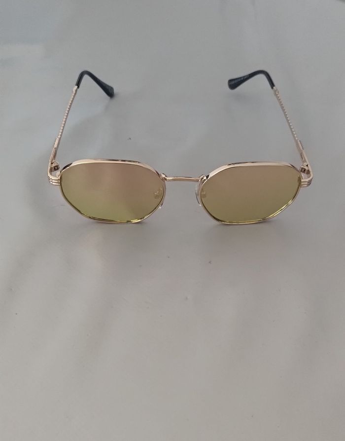 Lunettes de soleil rose - photo numéro 4