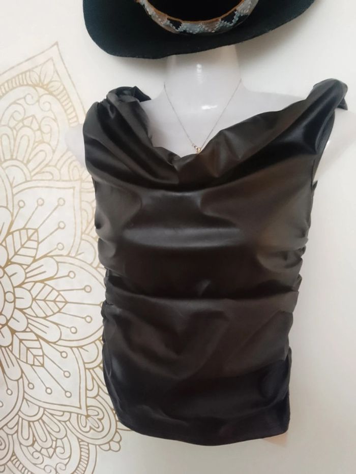 Top noir taille 34 - photo numéro 4