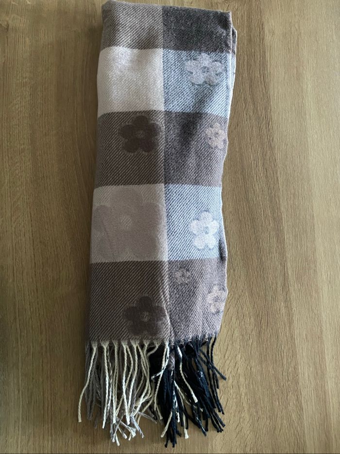 Écharpe femme neuve