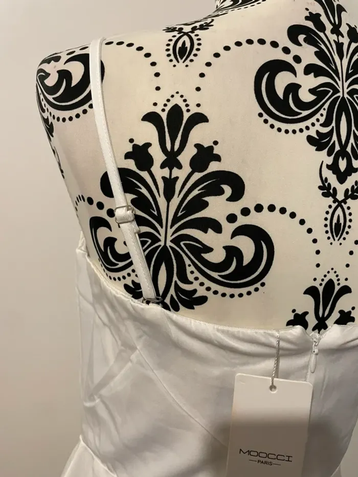 Robe neuve Moocci taille M ou 38 blanc à fleurs - photo numéro 7
