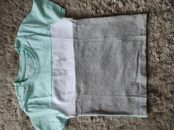 Tee-shirt taille 4-5 ans // 110 cm