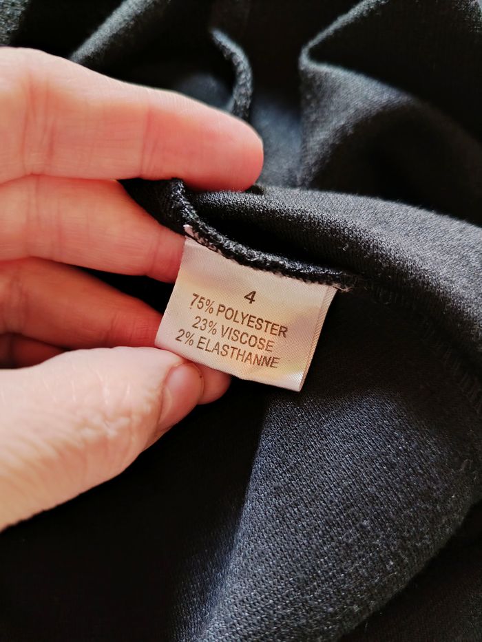 🌸Petite robe noire, taille 4 - photo numéro 5