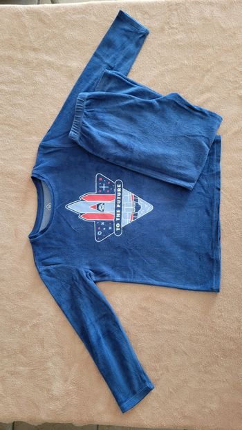 Pyjama en velours bleu marine fusée taille 6-7 ans