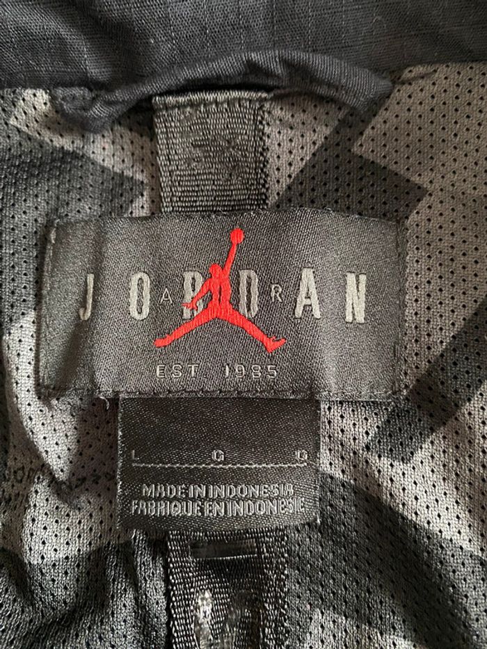 Magnifique veste Jordan PSG - photo numéro 7