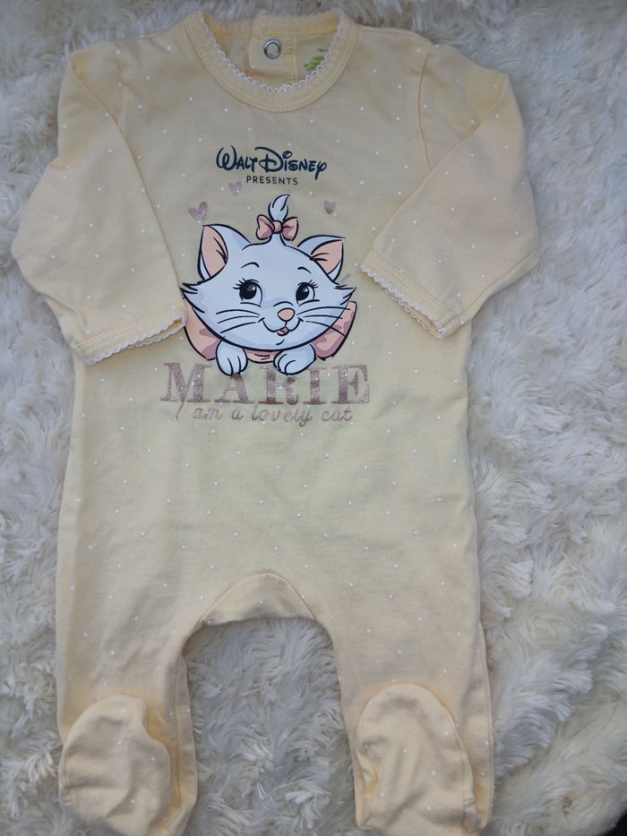 Pyjamas marie disney 3 mois neuf sans étiquettes - photo numéro 1