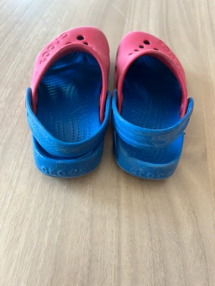 Crocs rouge et bleu pointure C8 - photo numéro 7