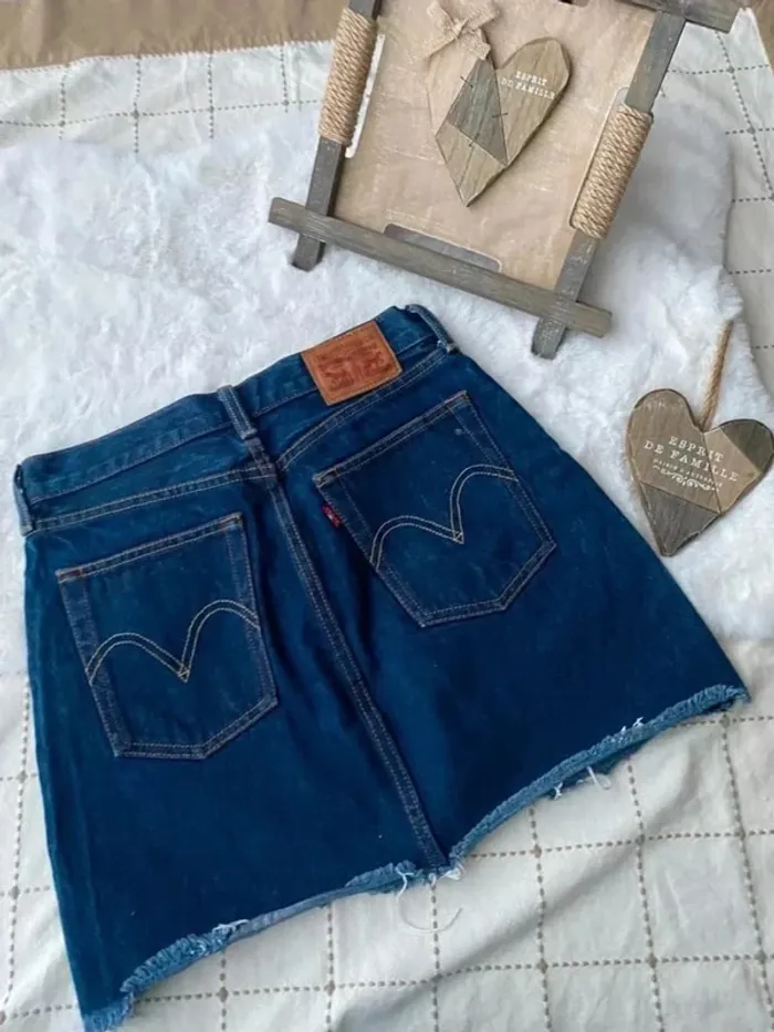 Jolie jupe en jean Levis xs - photo numéro 3