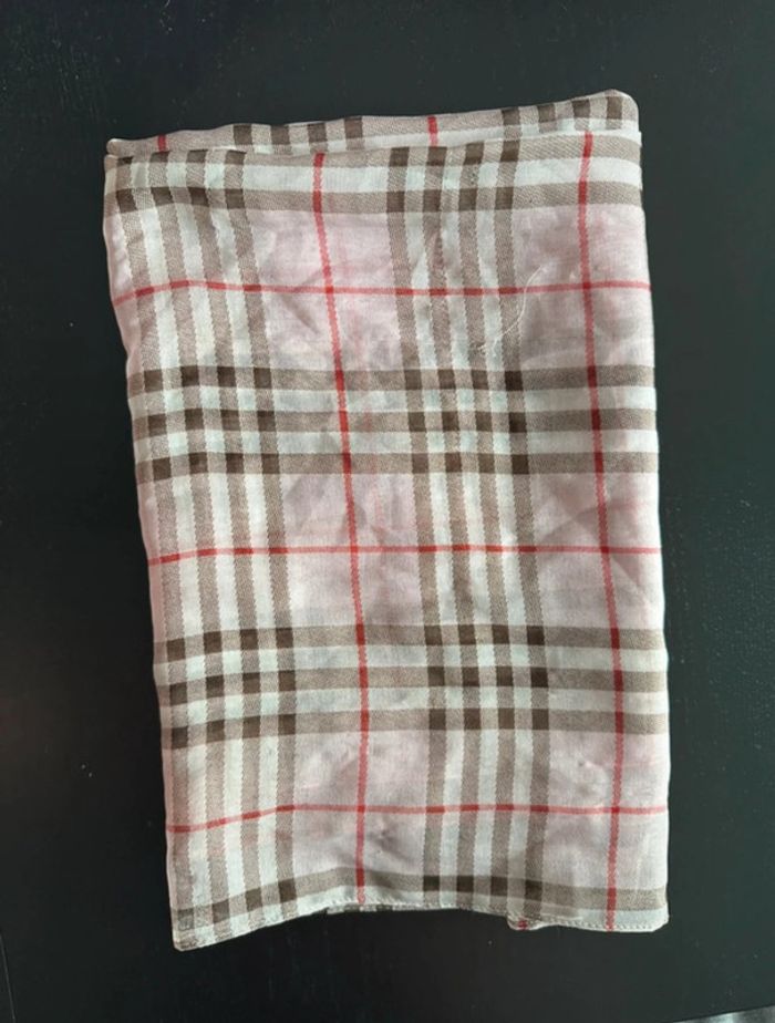 Écharpe / Foulard style burberry