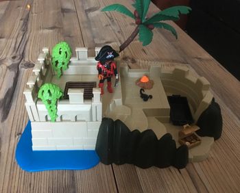 Repère de pirate playmobil