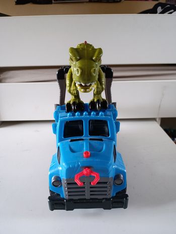 Camion Jurassic world 