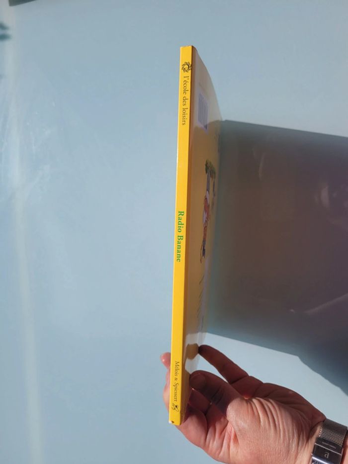 Livre , couverture souple, l'école des loisirs 🐒 Radio Banane 🍌 6-9 ans (48) - photo numéro 11