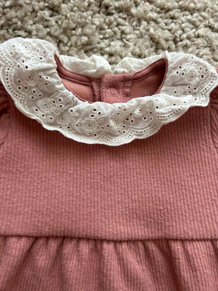 Robe 3 mois avec col Claudine neuve - photo numéro 2