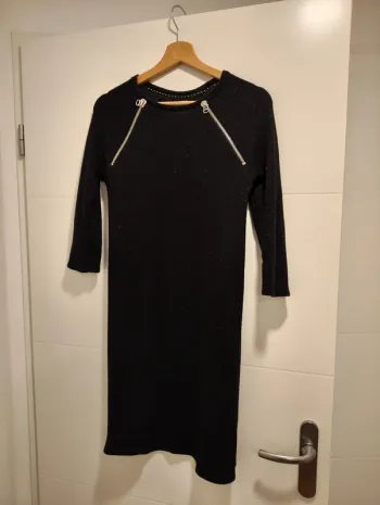 Robe noire effet pailleté