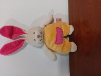 doudou lapin grelot les maternelles