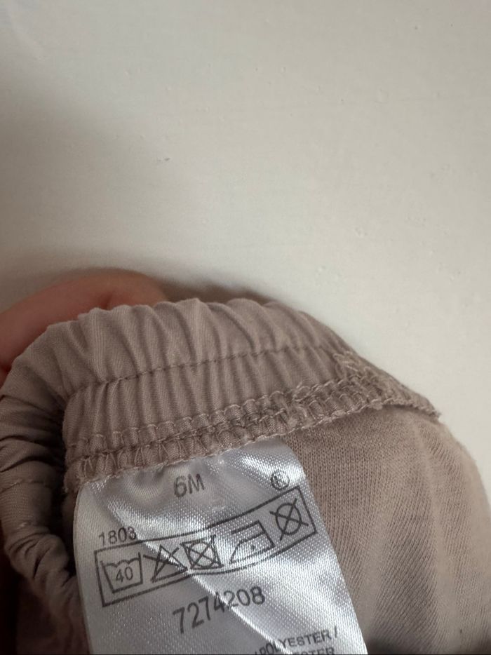 Pantalon beige 6 mois très bon état - photo numéro 3