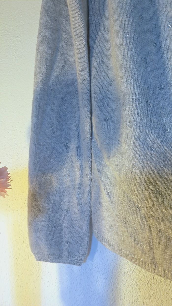 Petit pull fin gris clair à pois pailletés - photo numéro 7