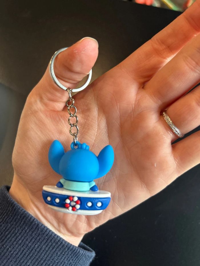 Porte clef stitch bateau - photo numéro 2