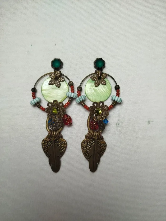Boucles d'oreilles pendantes - 8,5 cm - charmes coccinelle, plume, arbre de vie