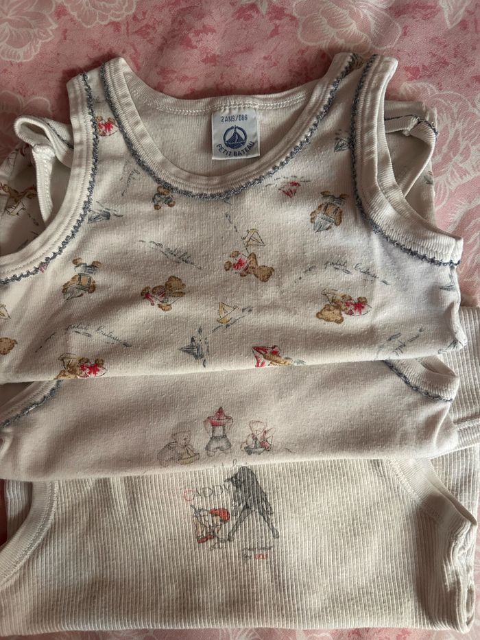 Lot 3 bodys 24 mois petit bateau
