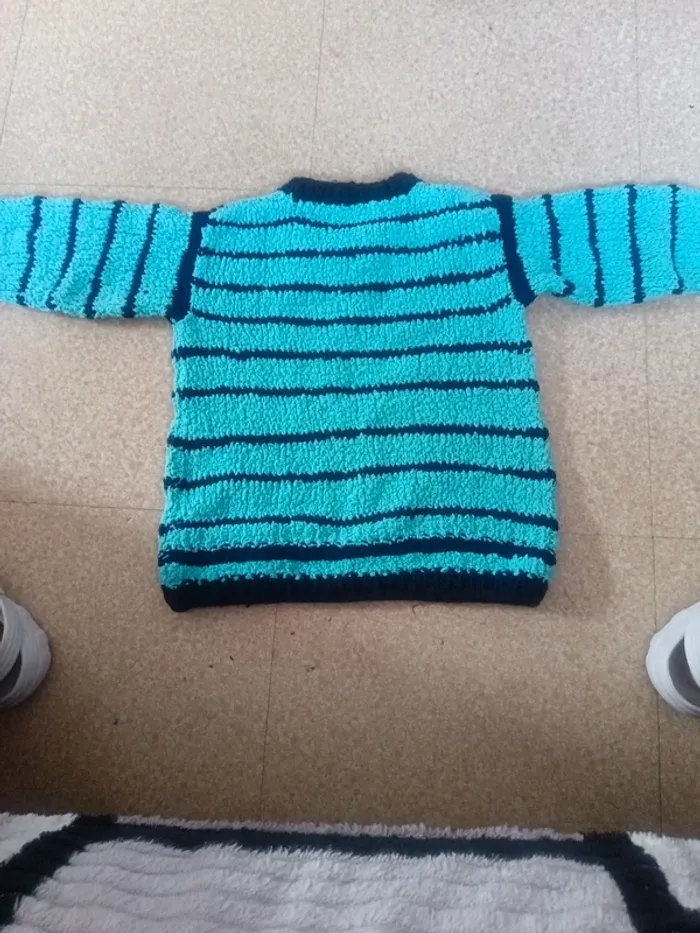 Un pull 8 ans - photo numéro 2