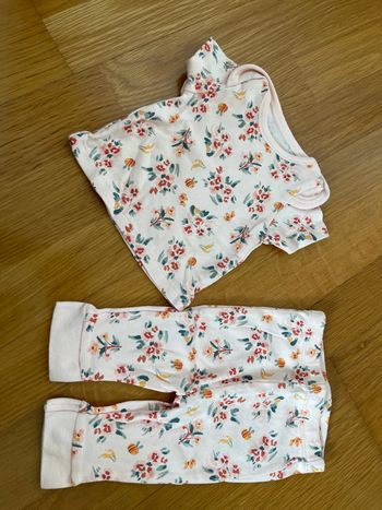 Ensemble fille neuf Nutmeg taille 1 mois