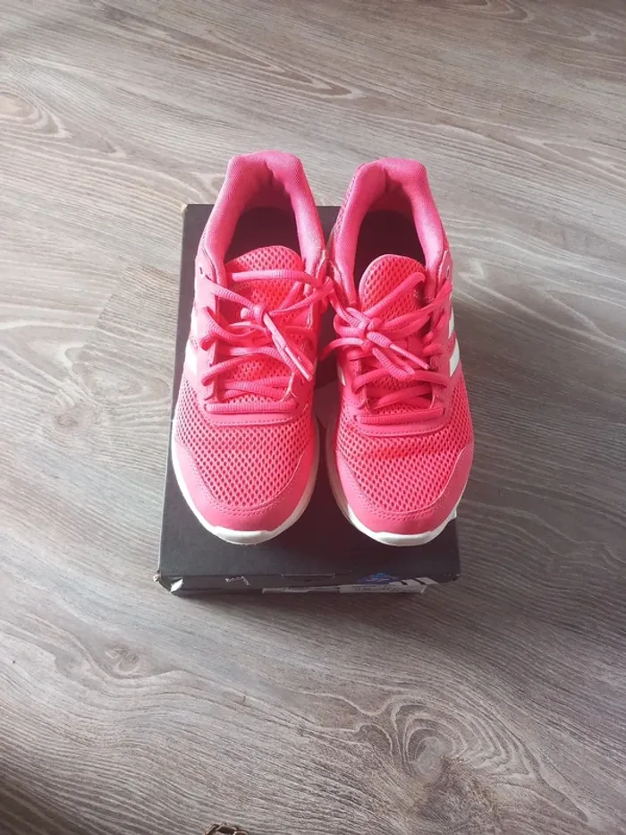 Adidas duramo lite 2.00 rose en bon état