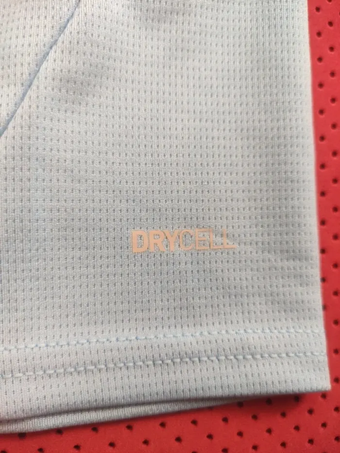 Maillot de foot Manchester City, Puma Authentique Officiel taille enfant 11/12 ans, Neuf - photo numéro 8