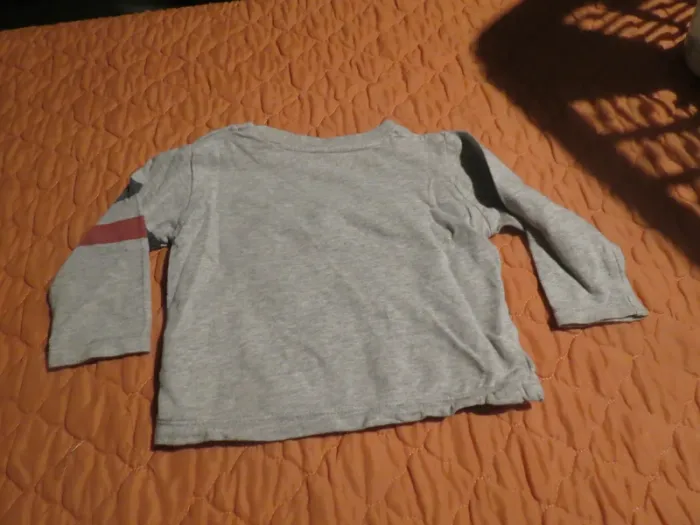 T-shirt taille 6 mois garçon - photo numéro 3