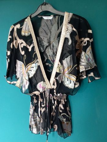 Blouse chic noir et dorée