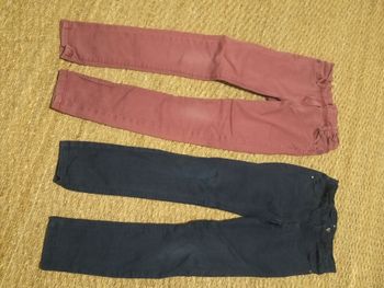 2 pantalons violet et bleu 8 et 9 ans