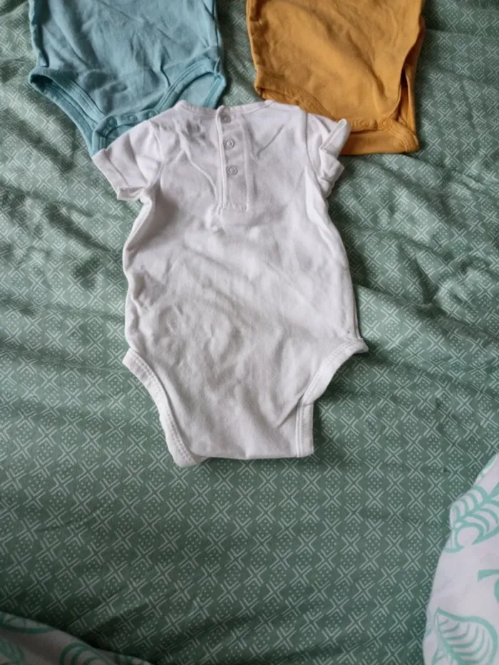 Lot 3 body manche courte 1 mois - photo numéro 7