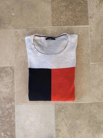 Pull XXL femme Tommy Hilfiger une tâche manche