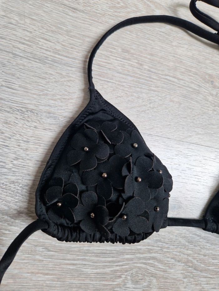 Maillot de bain noir neuf H&M avec fleurs haut 36 et bas 34 - photo numéro 4