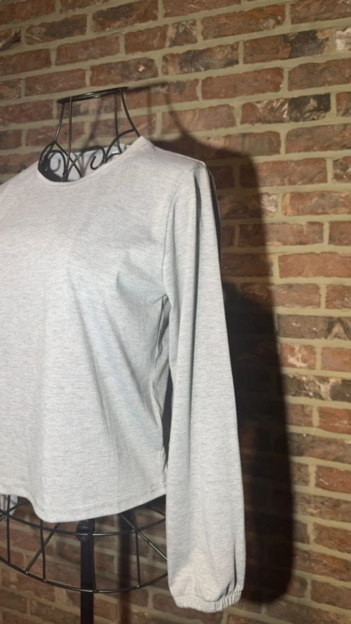 Haut longues manches gris clair Taille 160 -> 158/164 - photo numéro 5