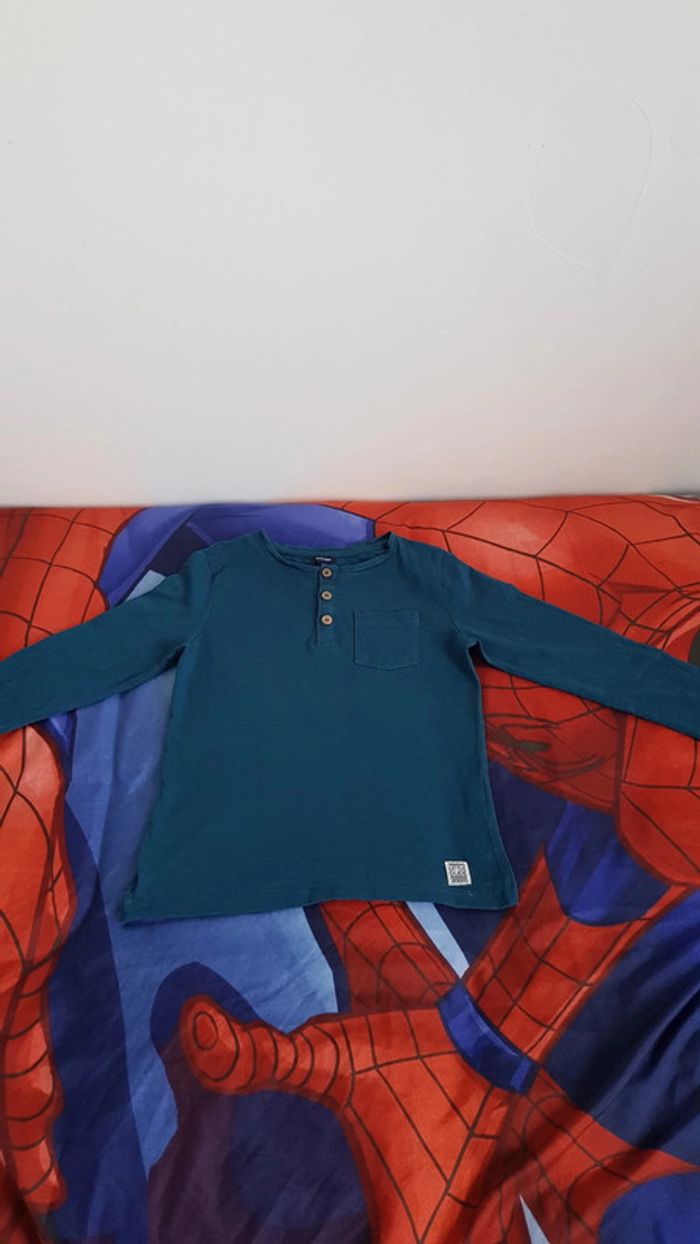 Tee-shirt garçon manches longues taille 6 ans