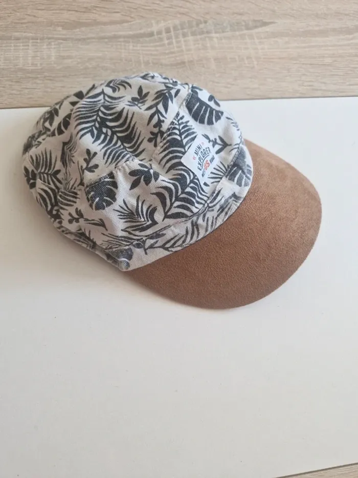 Magnifique casquette 6.12 mois - photo numéro 2