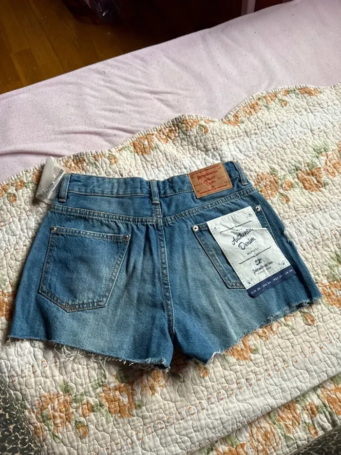 Short stradivarius neuf avec étiquette taille 36 - photo numéro 6