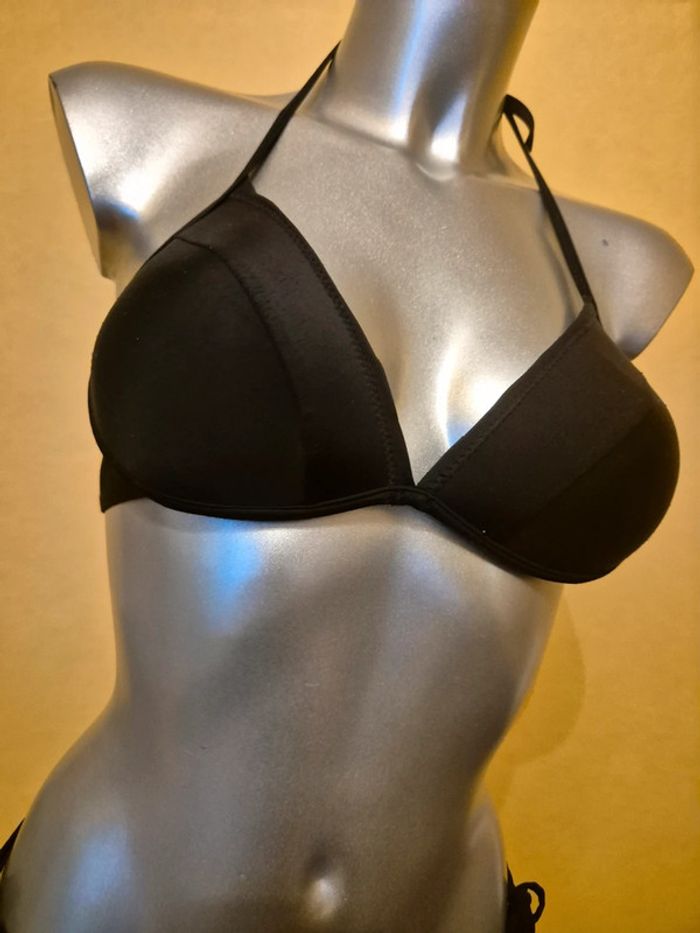 Bikini noir - photo numéro 2