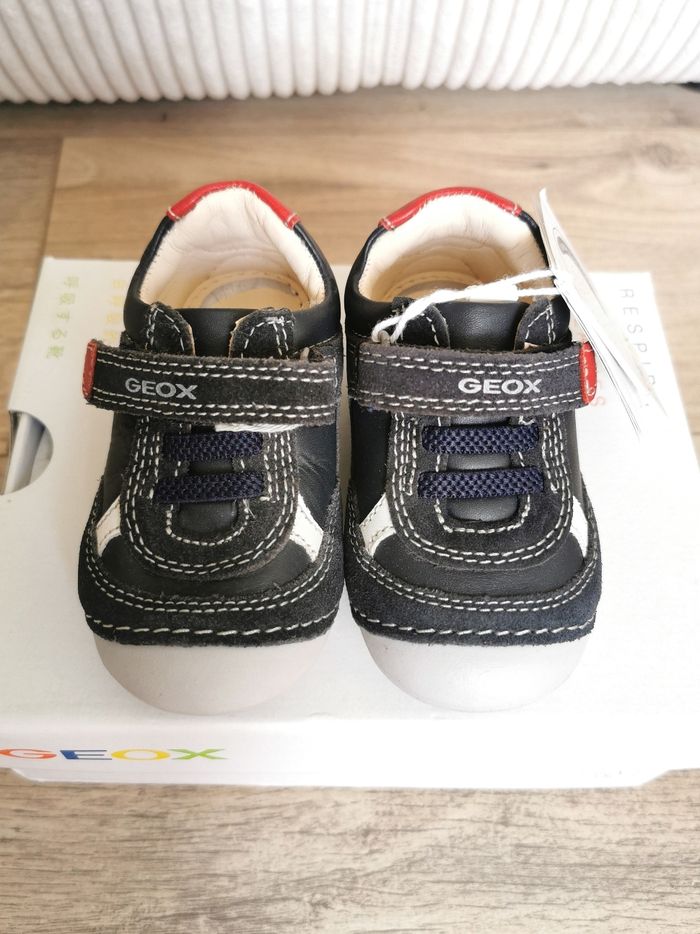 Chaussures en cuir et nubuck  bébé Geox taille 20